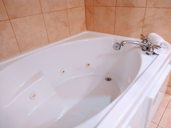 Cost of Jetted Tub Replacement in Kirkland