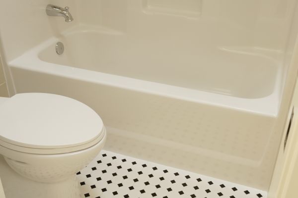 Cost of Fiberglass Tub Replacement in Kirkland